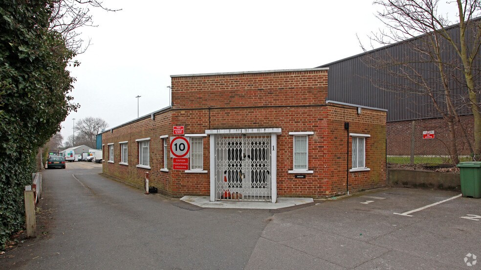 1-2 Wellington Rd, Londres à louer - Photo du bâtiment - Image 2 de 9