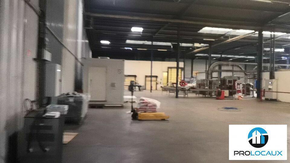 Industrial in Saint-Étienne-du-Rouvray for lease Building Photo- Image 1 of 5