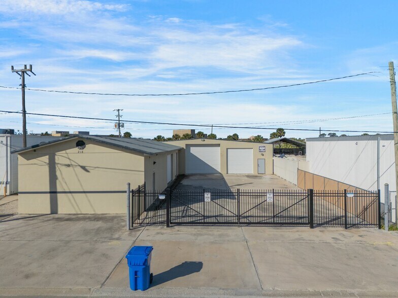 218 Seaboard Ave, Venice, FL à louer - Photo du bâtiment - Image 3 de 12