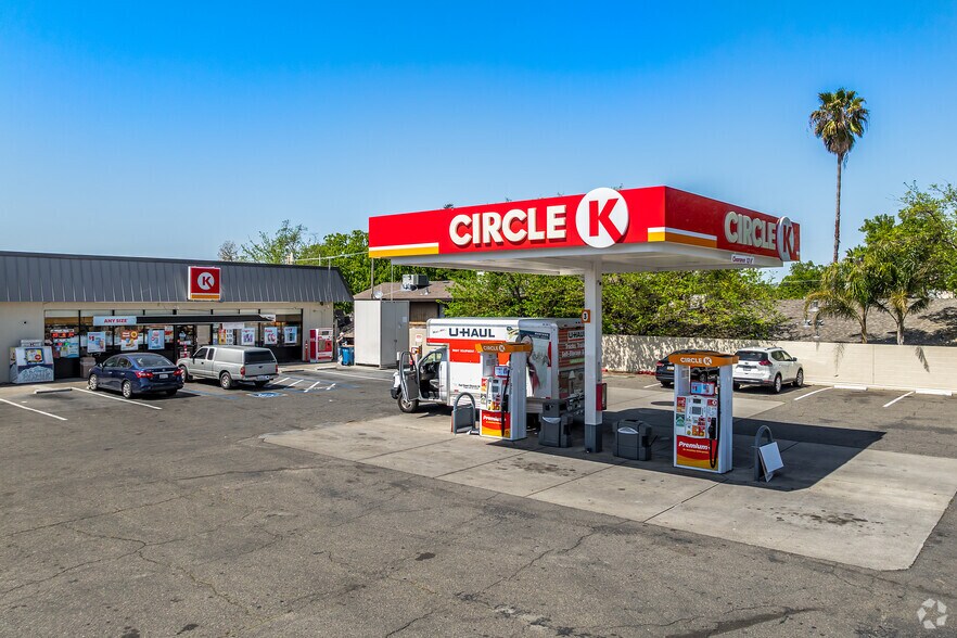 5557 Hemlock St, Sacramento, CA à vendre - Photo du bâtiment - Image 3 de 6