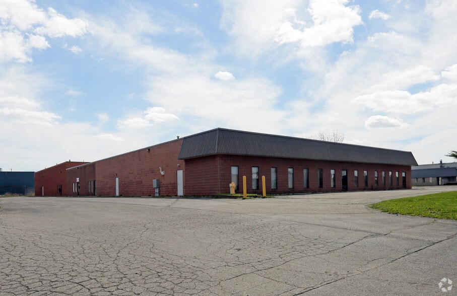 72 Copernicus Blvd, Brantford, ON for sale - Primary Photo - Image 1 of 1