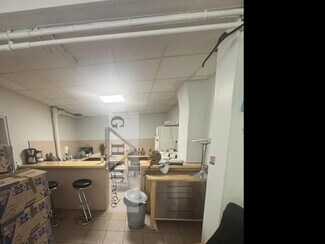 Plus de détails pour Bureau, Industriel à louer