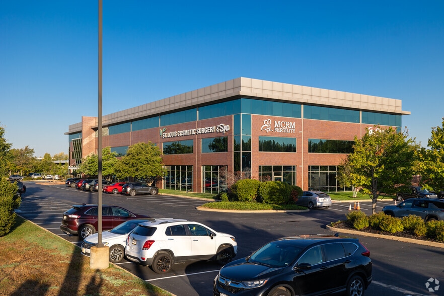 17300 N Outer Forty, Chesterfield, MO à louer - Photo principale - Image 1 de 6