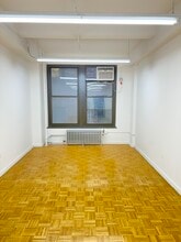 147 W 35th St, New York, NY for lease Interior Photo- Image 2 of 6