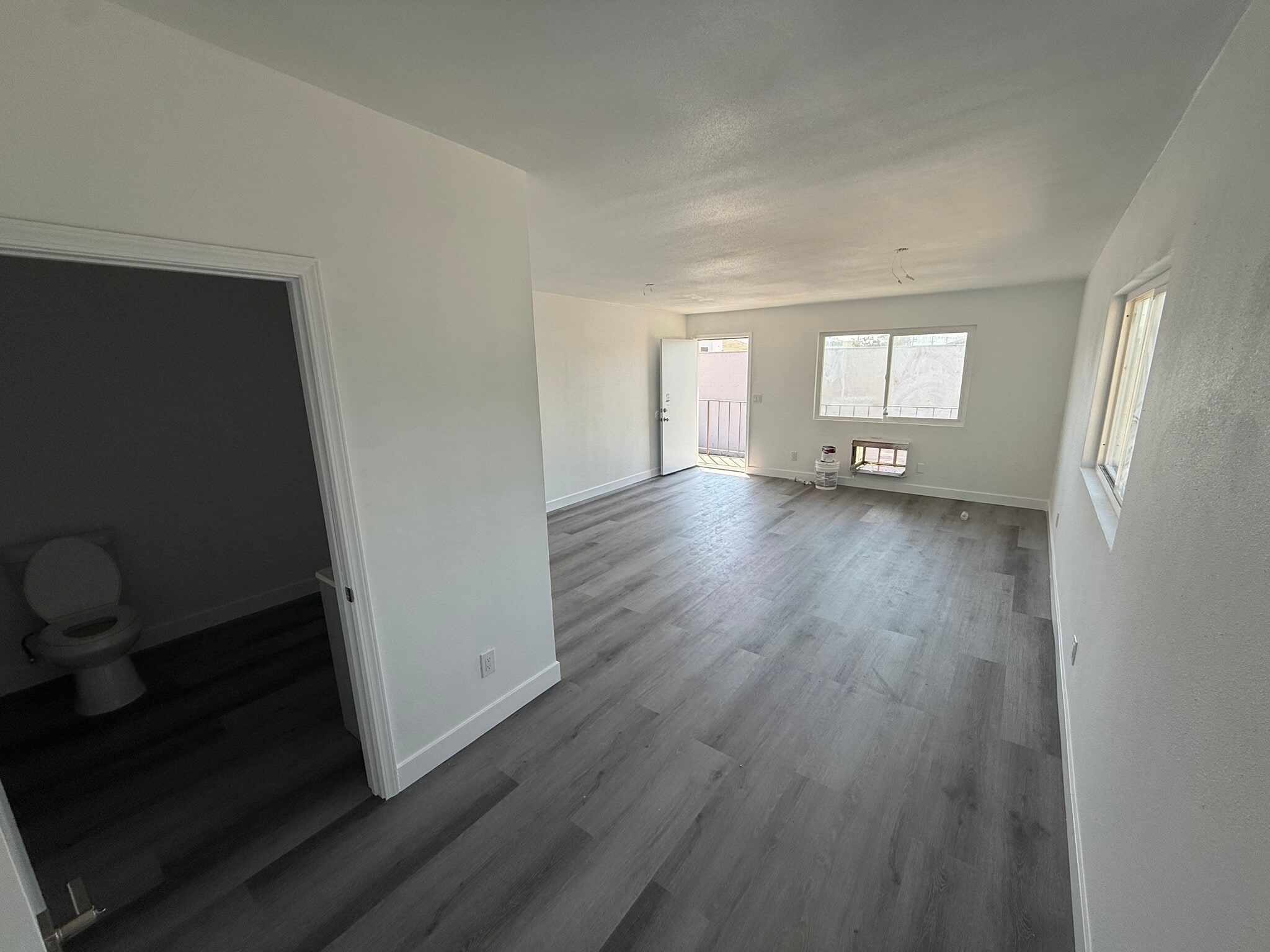 1022-28 Broadway, El Cajon, CA à louer Photo intérieure- Image 1 de 3