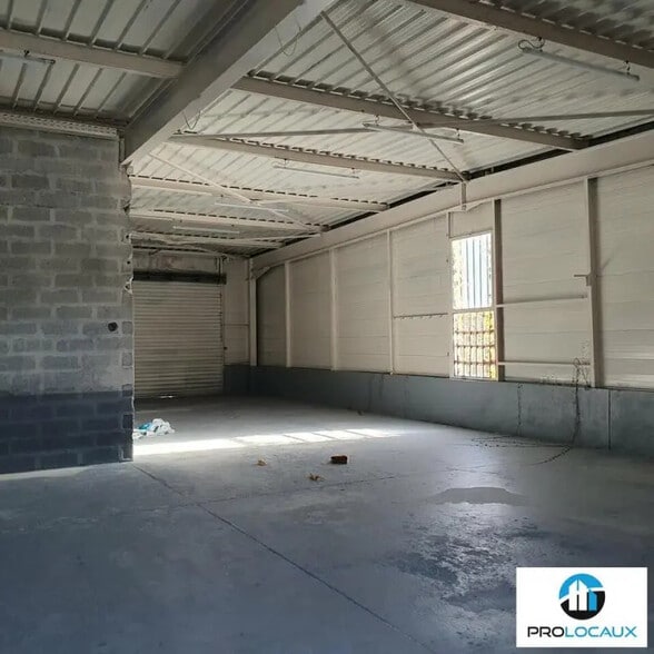 Flex in Saint-Martin-le-Vinoux for lease - Interior Photo - Image 1 of 6