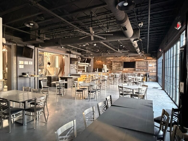 1327 S Main St, Las Vegas, NV for lease - Building Photo - Image 3 of 10