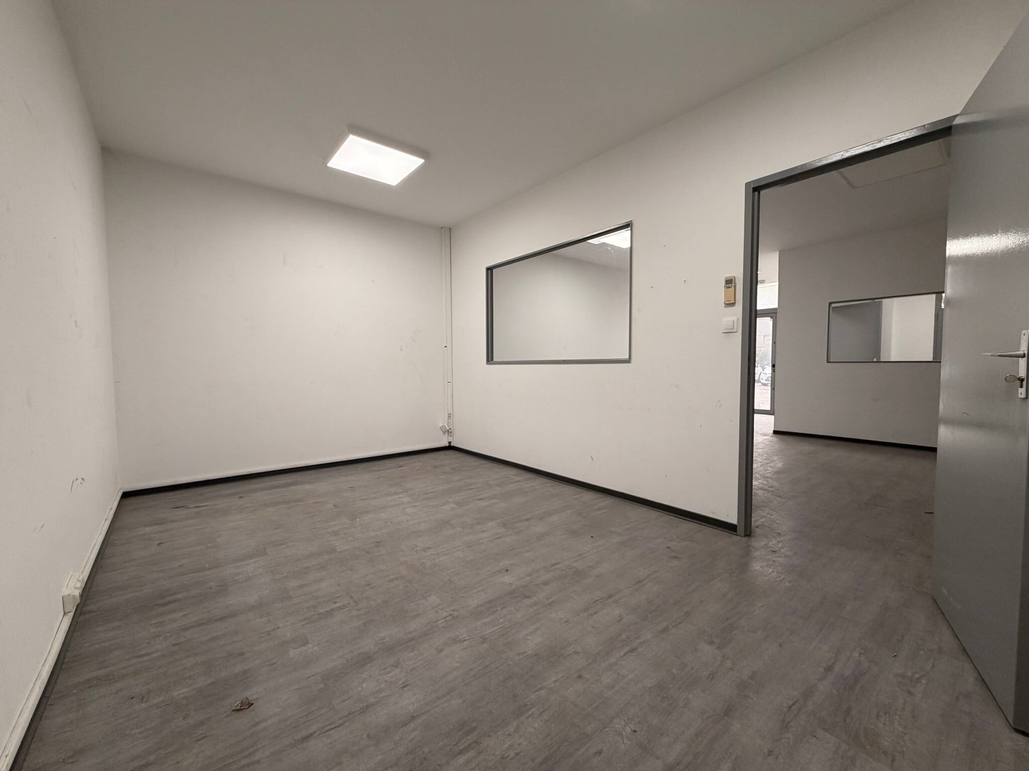 42 Avenue De Rome, Vitrolles for lease Interior Photo- Image 1 of 5