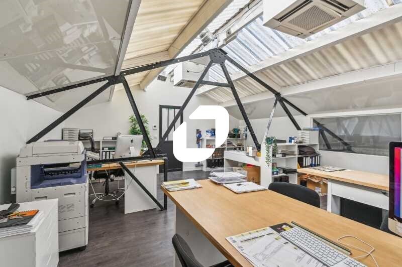 Flex in Colombes for sale - Building Photo - Image 2 of 12