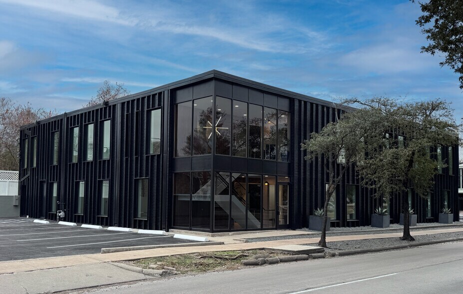 2120 Montrose Blvd, Houston, TX à louer - Photo du bâtiment - Image 3 de 9