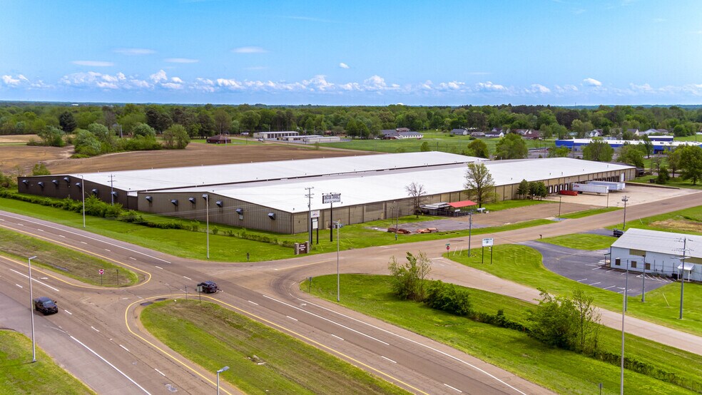 600 E Sherwood Dr, Union City, TN à louer - Photo du bâtiment - Image 2 de 20