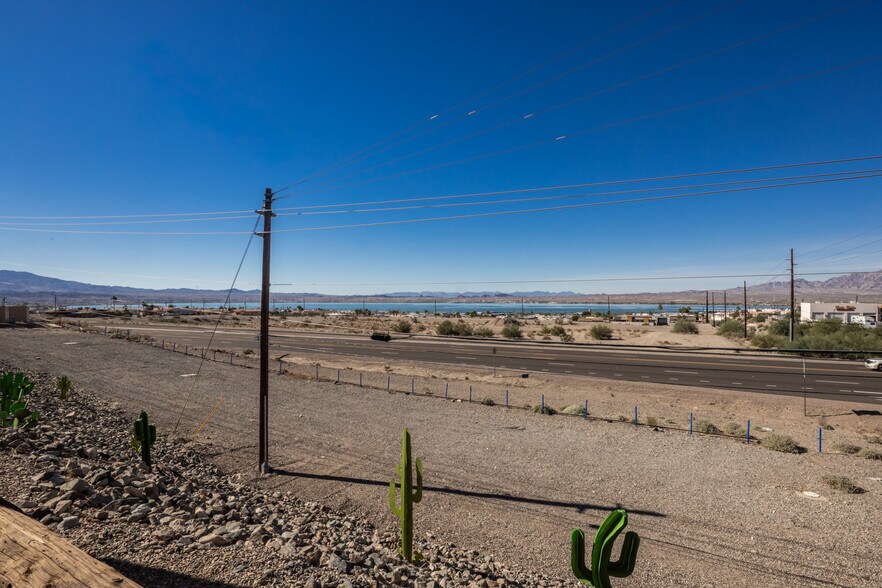 921 Lake Havasu Ave N, Lake Havasu City, AZ à vendre - Photo du bâtiment - Image 3 de 15