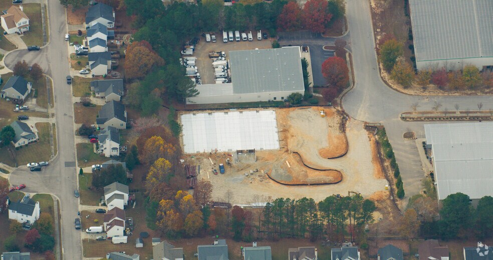 5080 Trademark Dr, Raleigh, NC à louer - Photo du bâtiment - Image 2 de 2