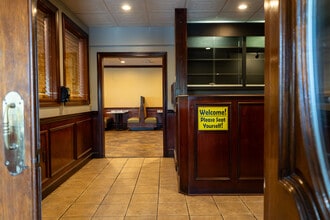 25 Ghent Rd, Fairlawn, OH for lease Interior Photo- Image 2 of 10