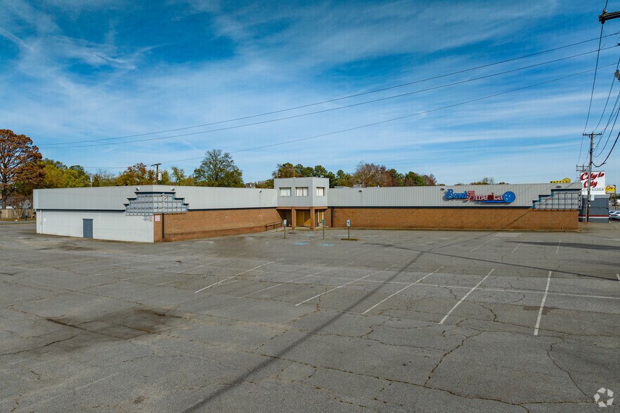 5018 Williamsburg Rd, Richmond, VA à louer - Photo principale - Image 1 de 6