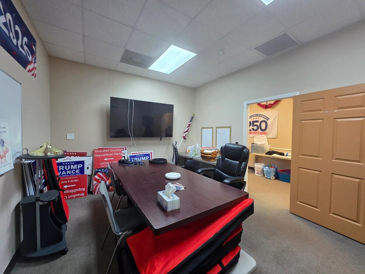 149 Riverwalk Blvd, Ridgeland, SC 29936 - Unit 11 - - Interior Photo - Image 2 of 4