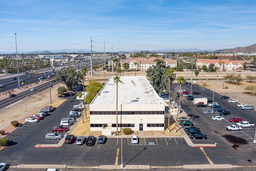 9215 N Black Canyon Fwy, Phoenix, AZ à louer - Photo du bâtiment - Image 2 de 10