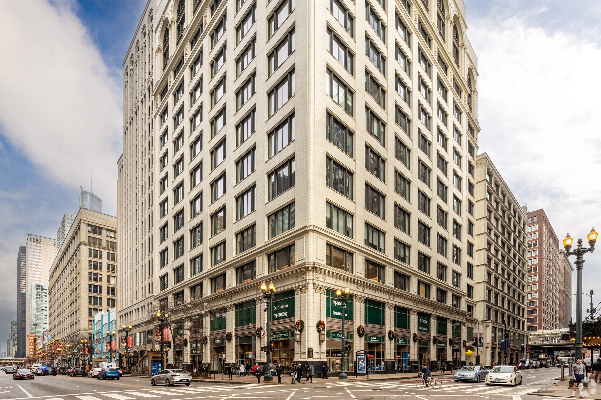1 N State St, Chicago, IL à louer Photo du bâtiment- Image 1 de 35