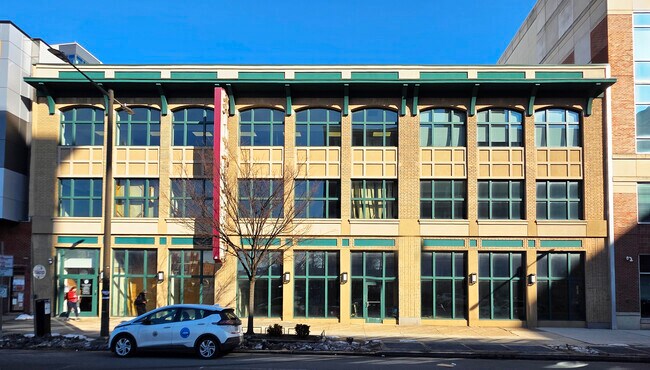 Plus de détails pour 667 N Broad St, Philadelphia, PA - Bureau, Commerce de détail à louer