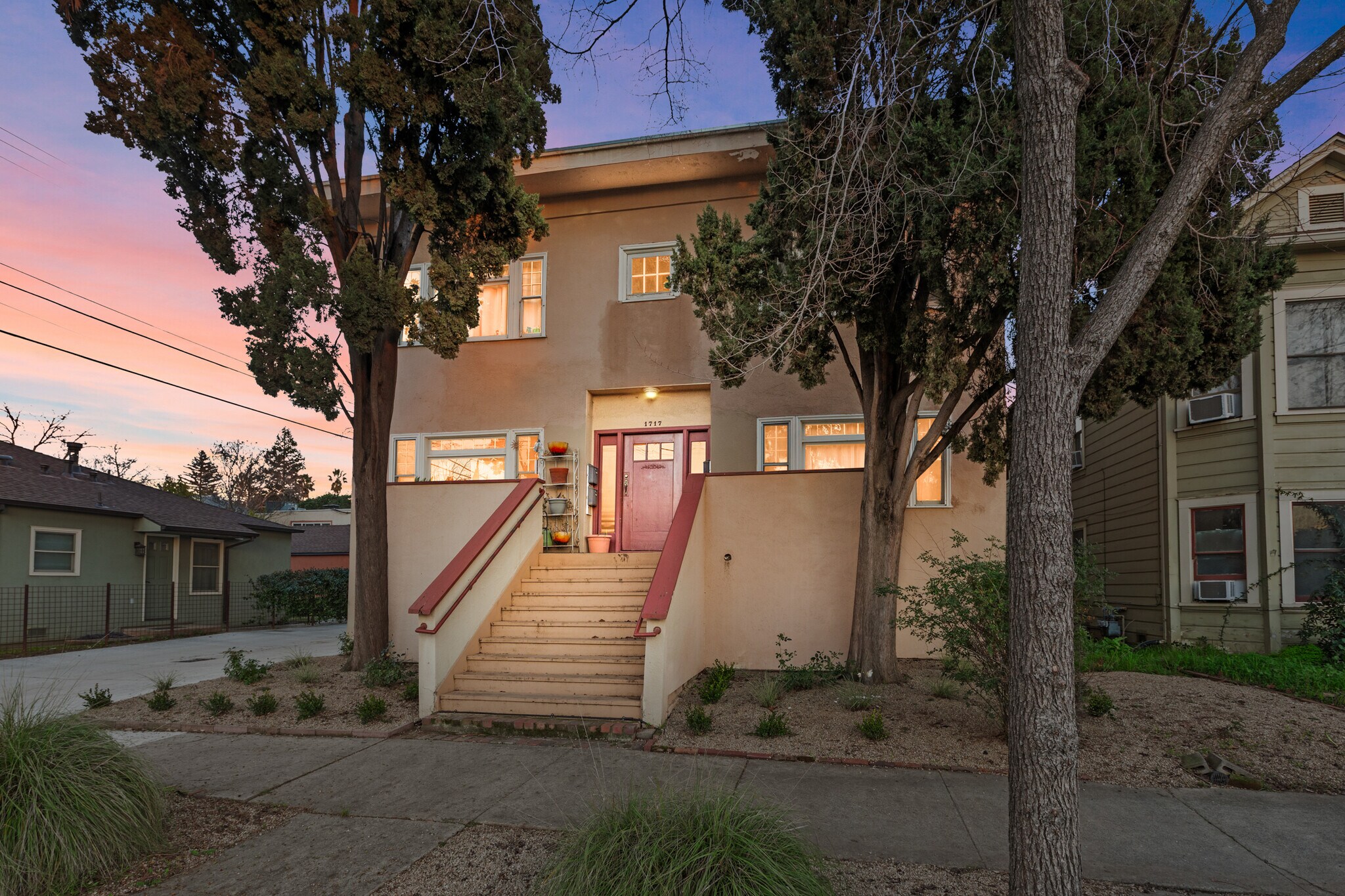 1717 26th St, Sacramento, CA à vendre Photo principale- Image 1 de 30