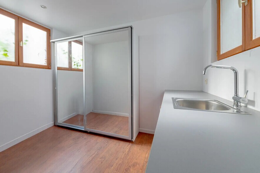 Bureau dans Paris à louer - Photo du bâtiment - Image 3 de 8