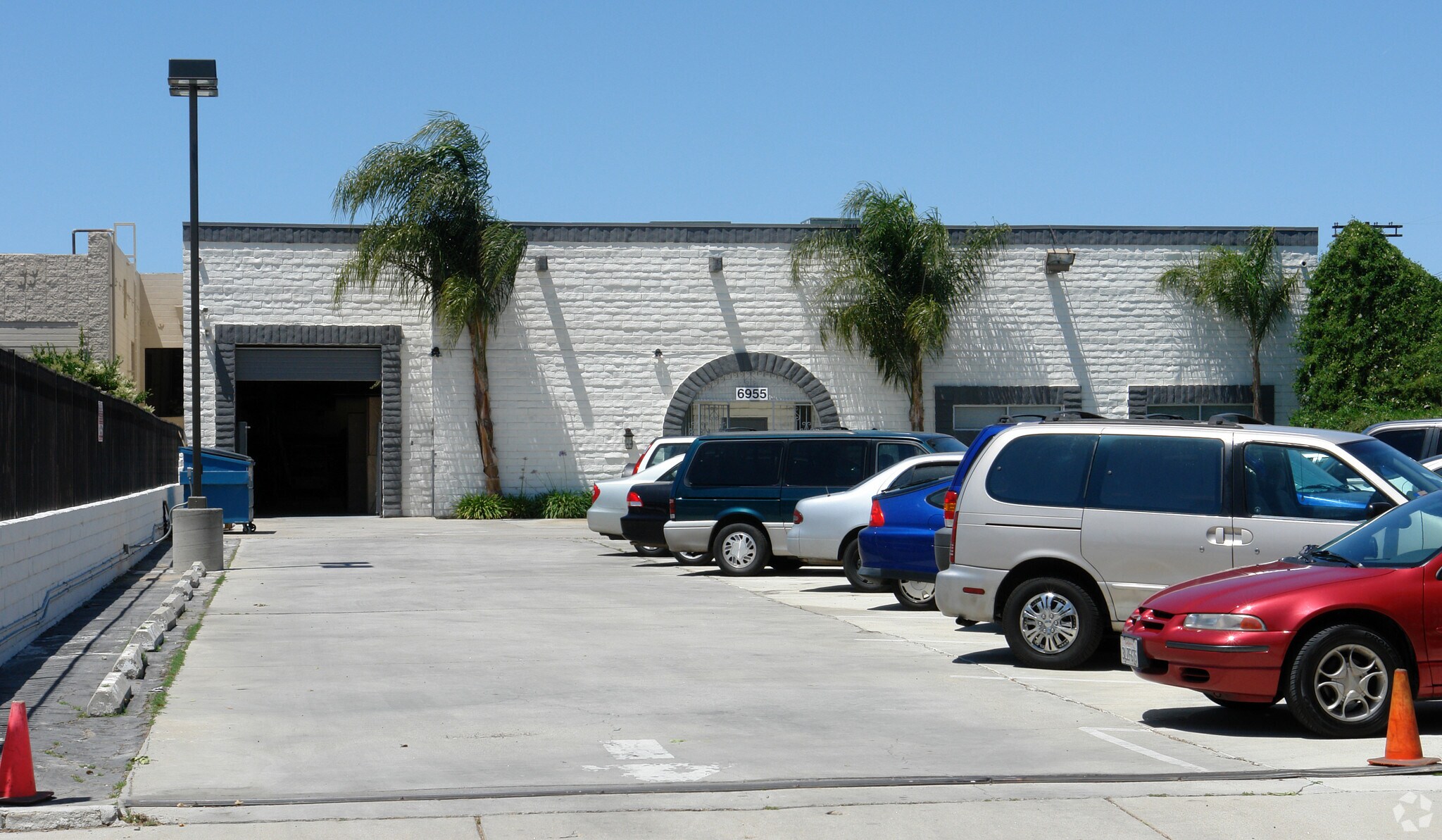 6955 Valjean Ave, Van Nuys, CA for lease Primary Photo- Image 1 of 4