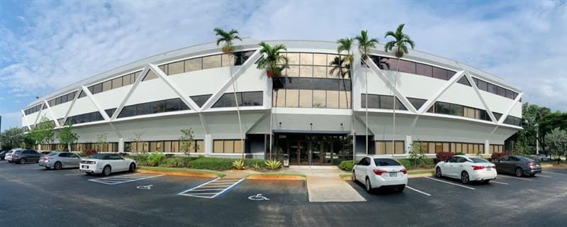 2200 W Commercial Blvd, Fort Lauderdale, FL for lease Primary Photo- Image 1 of 3