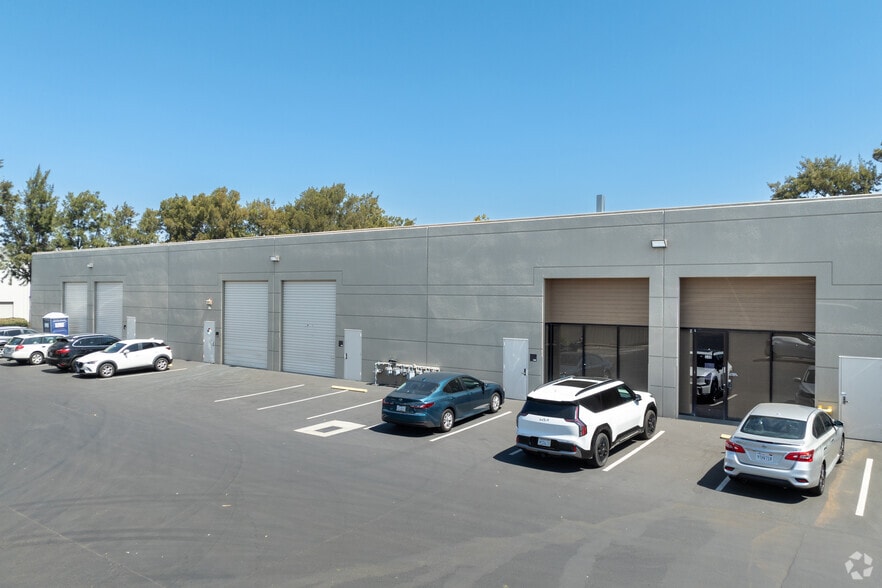 1555 Doolittle Dr, San Leandro, CA for lease - Building Photo - Image 3 of 4
