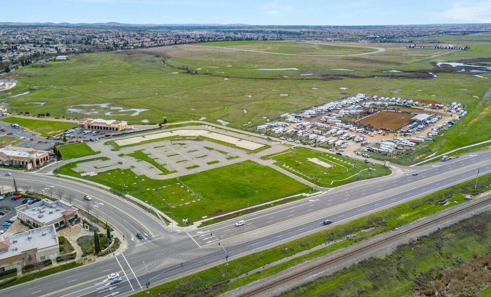 Lincoln Blvd. and Sterling PKW, Lincoln, CA à vendre - Photo principale - Image 1 de 5