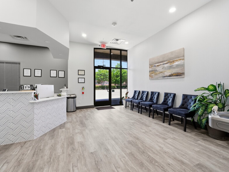 6550 Naaman Forest Blvd, Garland, TX for lease - Building Photo - Image 3 of 34