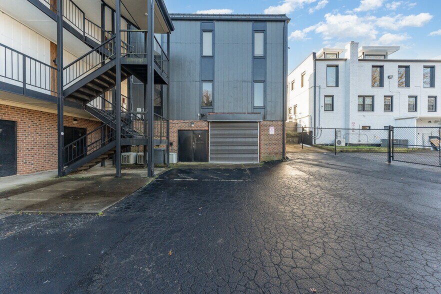 817 New Bern Ave, Raleigh, NC à vendre - Photo du bâtiment - Image 2 de 12