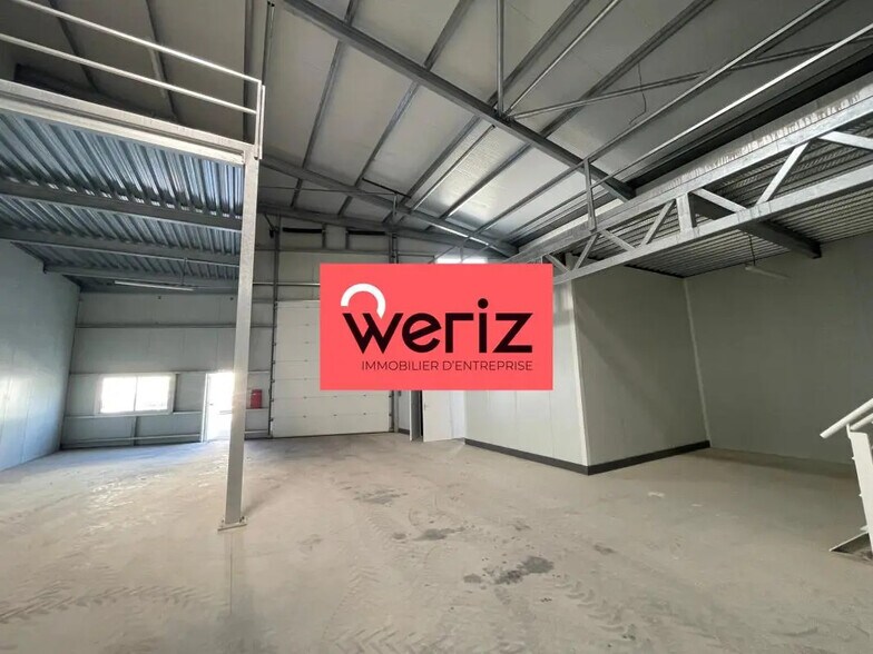 Flex in Gémenos for lease - Interior Photo - Image 1 of 7