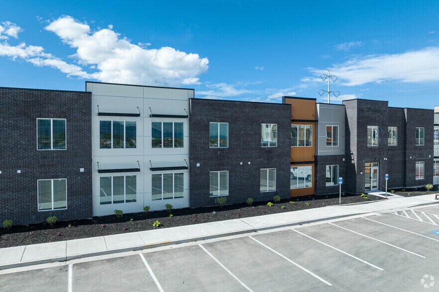 655 S 1200 W, Springville, UT à louer - Photo du bâtiment - Image 2 de 34