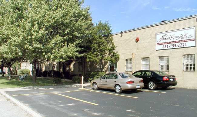 Plus de détails pour 210-220 Verdi St, Farmingdale, NY - Industriel à louer