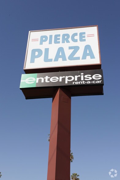 3812 Pierce St, Riverside, CA à louer - Photo du bâtiment - Image 2 de 3