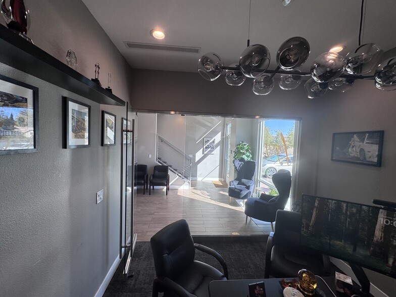7336 W Post Rd, Las Vegas, NV for lease - Building Photo - Image 2 of 8