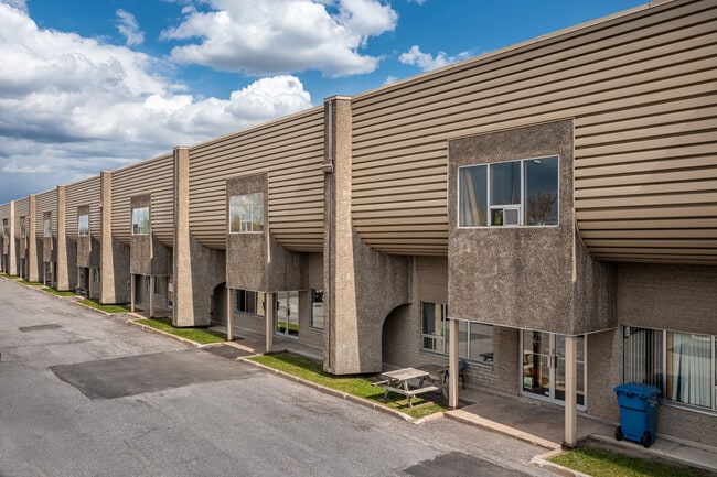 More details for 2130-2154 Rue de la Province, Longueuil, QC - Industrial for Sale
