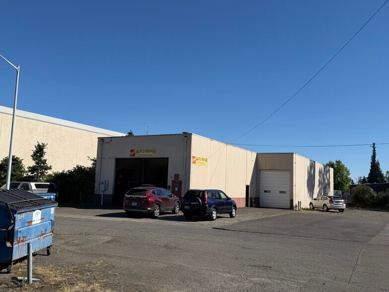1350 Hall St NE, Salem, OR à vendre - Photo du bâtiment - Image 2 de 4