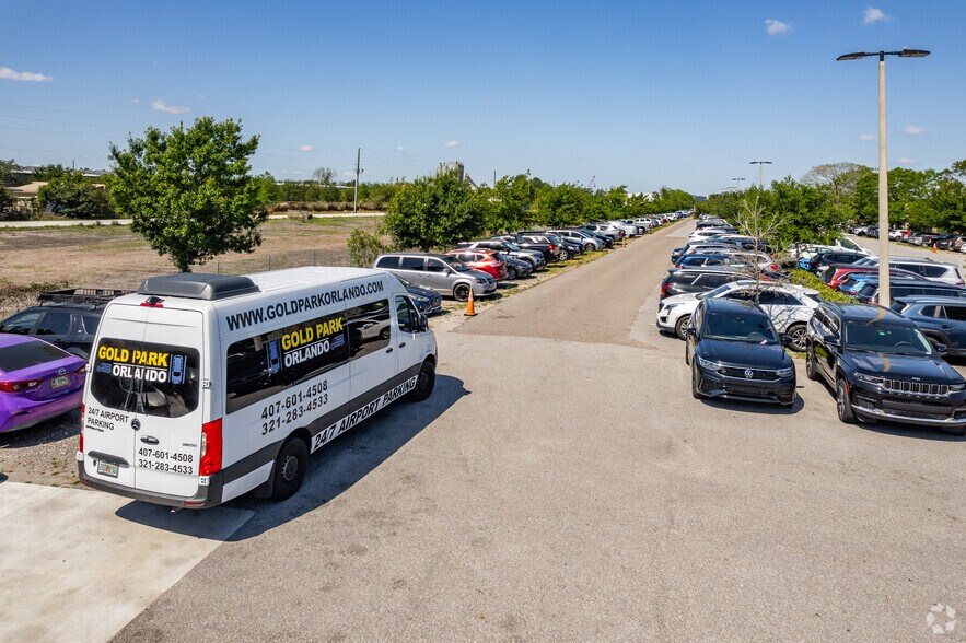 7350 Narcoossee Rd, Orlando, FL à vendre - Photo du bâtiment - Image 3 de 15