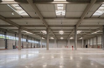 555 Rue De La Dombes, Miribel for lease Interior Photo- Image 1 of 2