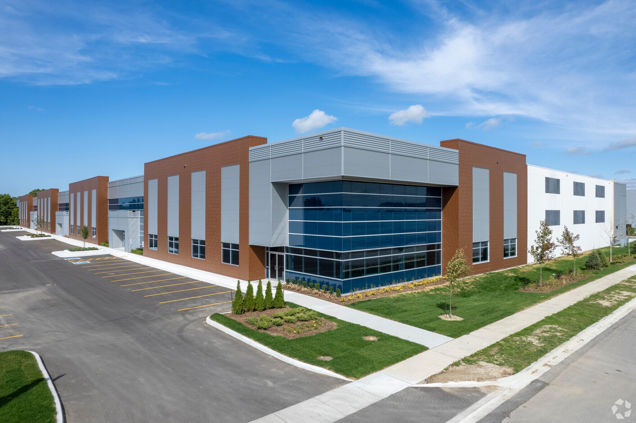 325 Addison Hall Cir, Aurora, ON à vendre Photo principale- Image 1 de 1