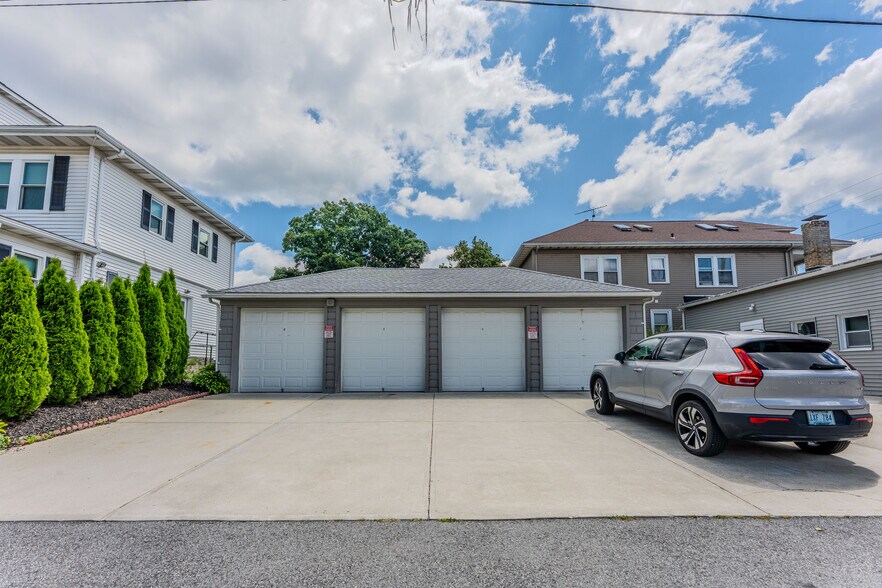 492-494 Warren Ave, East Providence, RI à vendre - Photo du bâtiment - Image 3 de 27