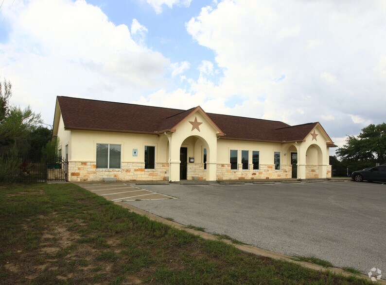 6300 Lohmans Ford Rd, Lago Vista, TX à louer - Photo du bâtiment - Image 3 de 3