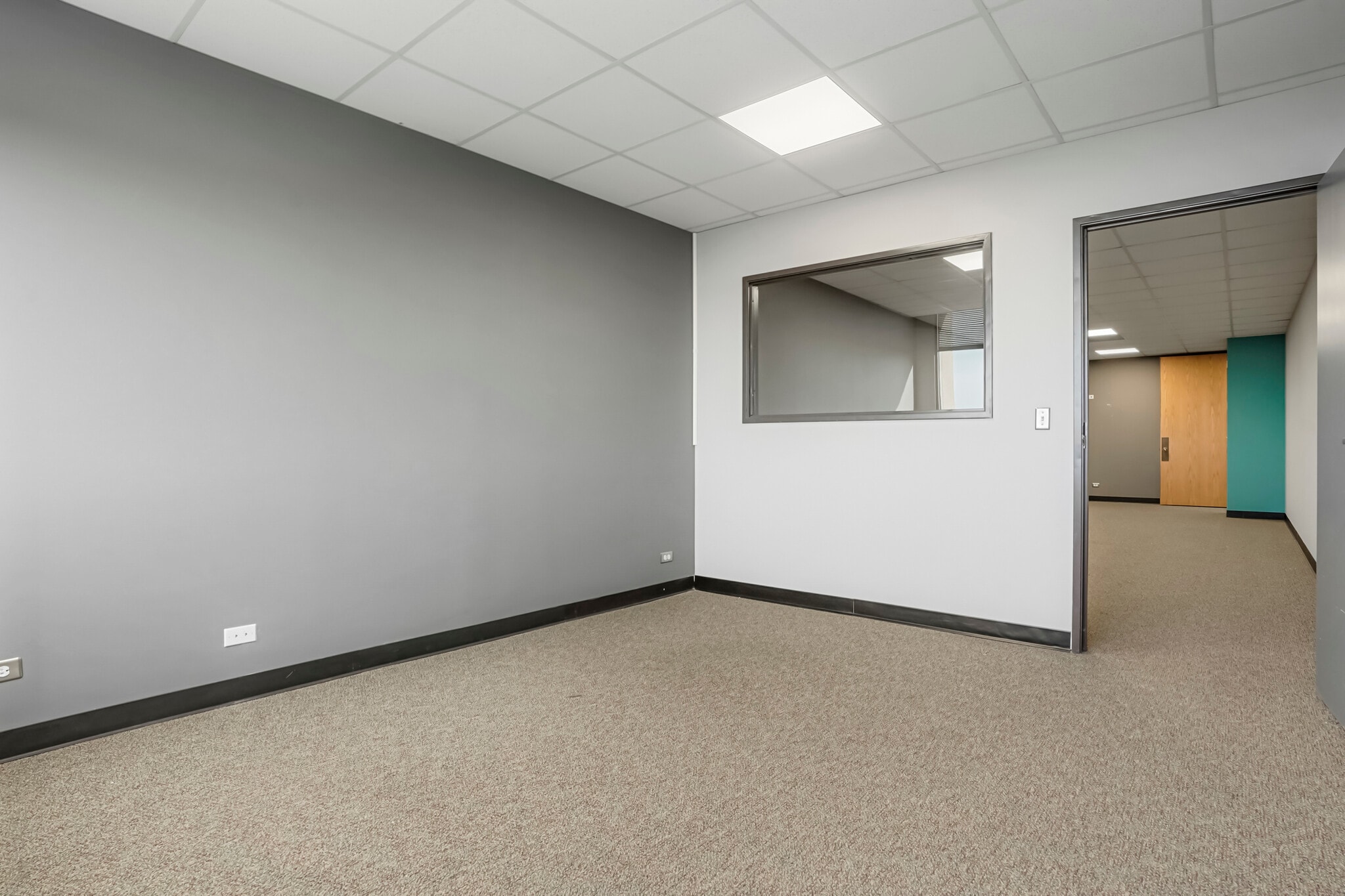 5601 S Broadway, Littleton, CO for lease Building Photo- Image 1 of 4