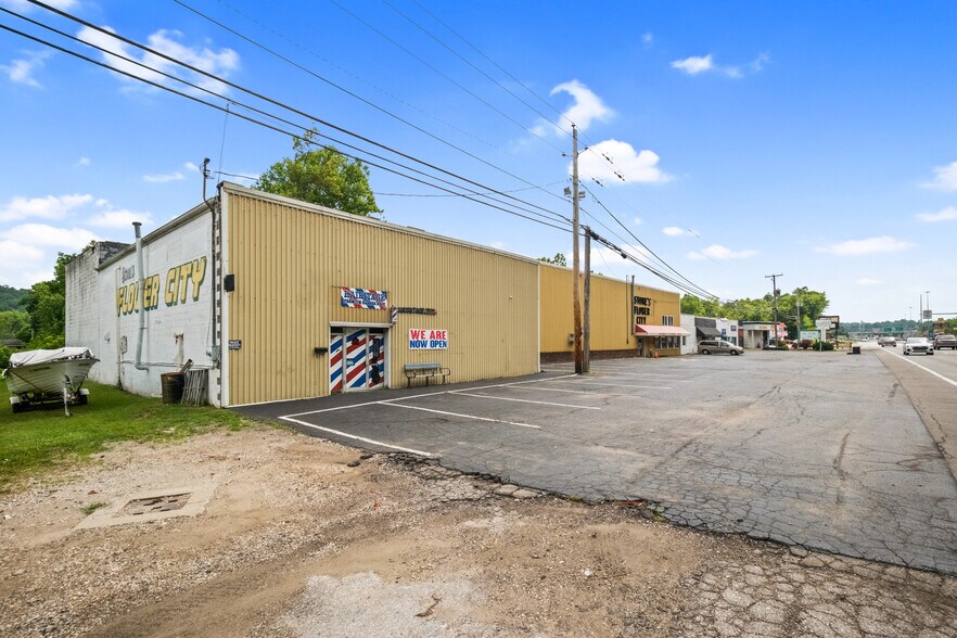 2515 U.S. Route 60 E, Huntington, WV à vendre - Photo du bâtiment - Image 2 de 8