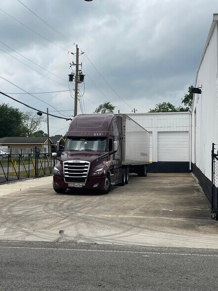 14236 Gainesville St, Houston, TX à vendre - Photo du bâtiment - Image 2 de 19