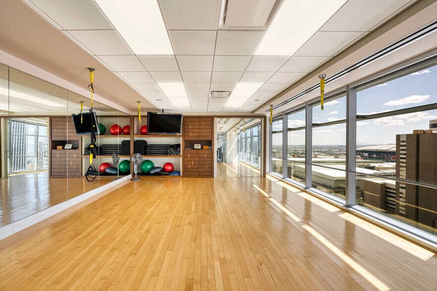 333 N Central Ave, Phoenix, AZ à louer - Photo intérieure - Image 2 de 24