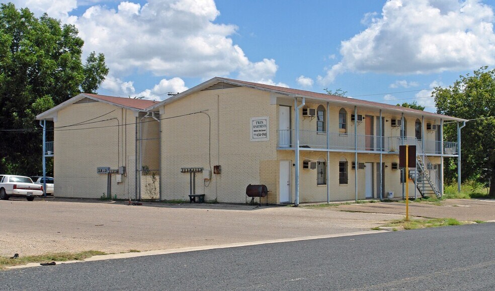 Killeen Multifamily Portfolio — 31 Units portfolio of 5 properties for sale on LoopNet.ca - Building Photo - Image 3 of 29