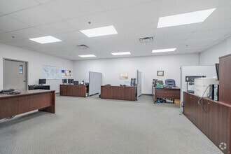 81 Boul Brunswick, Dollard-des-Ormeaux, QC à louer Photo intérieure- Image 2 de 16