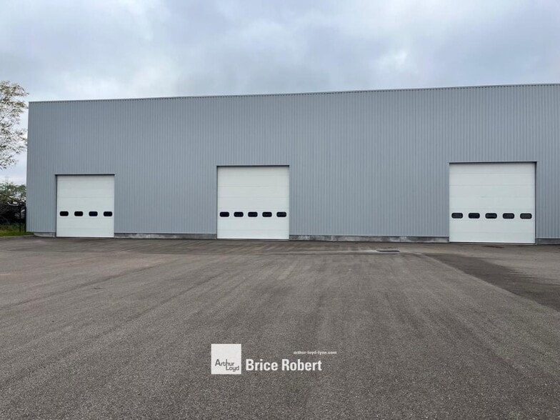 101 Rue du Dauphiné, Saint-Priest à vendre - Photo du bâtiment - Image 1 de 4